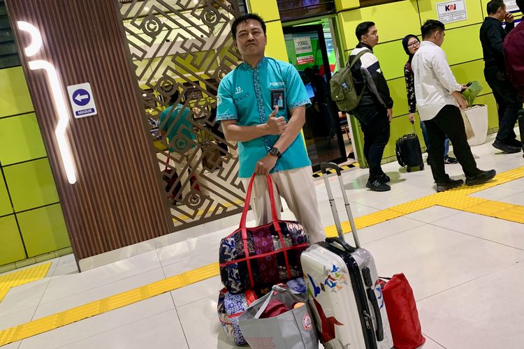 jasa porter di Stasiun Gambir, jasa porter di stasiun berapa, jasa porter di stasiun gambir, cara pesan porter di kai access, cara pesan porter stasiun gambir, tarif porter stasiun gambir 2025, Cara Pesan Porter di Stasiun Gambir, Berapa Tarifnya?