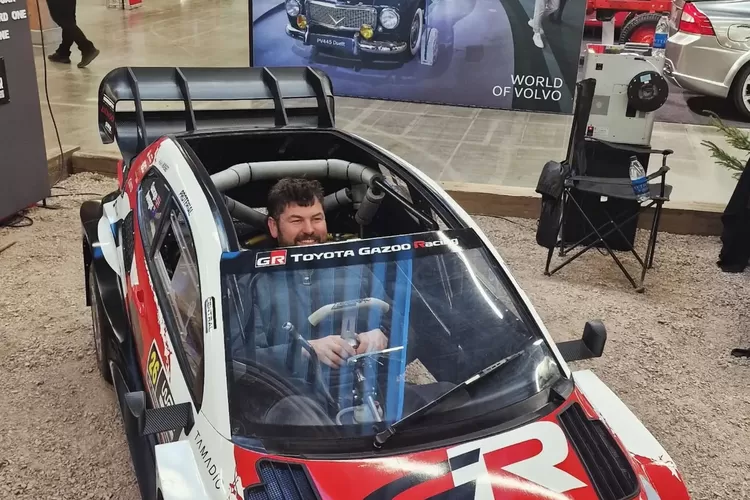 GR Yaris Rally1, 3D printing, mobil replika, Toyota Gazoo Racing, Bukan Mainan, Pria Ini Rakit GR Yaris Rally1 Pakai Mesin Motor