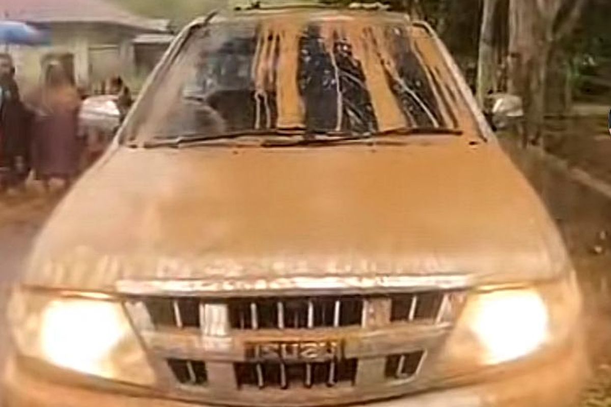 mobil kebanjiran, mobil bau apek, bersihkan mobil banjir, Mobil Kebanjiran? Ini Cara Benar Menghilangkan Bau Apek di Kabin