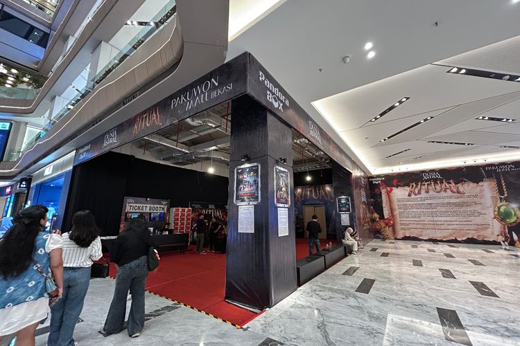 Teater Dunia Astral, Pengalaman Nonton Teater Dunia Astral di Bekasi, Penonton Bisa Ikut Ritual