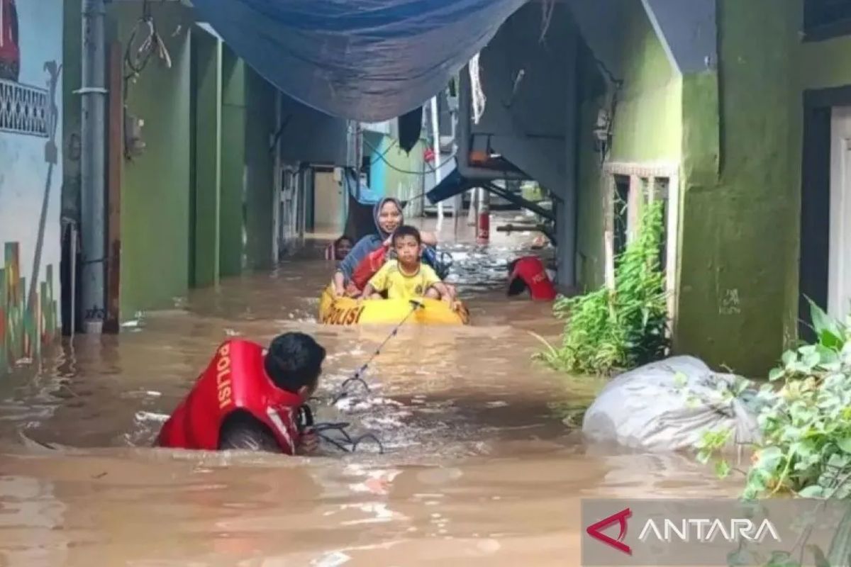 banjir, banjir lumpur, penyebab banjir, banjir lahar, banjir lahar dingin, bencana alam indonesia, banjir adalah, Banjir Cileuncang, jenis jenis banjir, jenis jenis banjir di indonesia, jenis jenis banjir menurut para ahli, banjir cileuncang adalah, banjir indonesia, banjir indonesia 2025, Apa Itu Banjir? Pengertian, Jenis, dan Contohnya di Indonesia, Banjir, Pertemuan Tiga Unsur Bencana, Penyebab Banjir: Alam dan Aktivitas Manusia, Jenis Banjir Berdasarkan Sumber Air, Dampak dan Upaya Penanggulangan Banjir