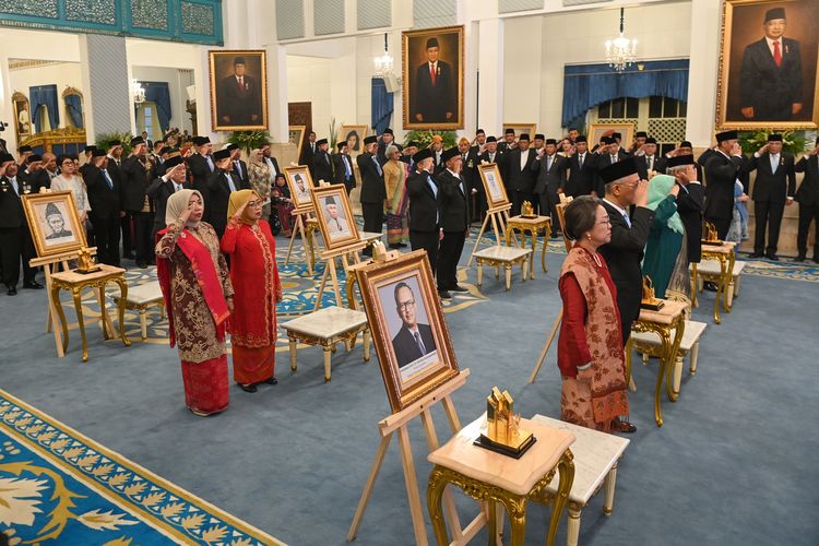 PDI-P, Soeharto pahlawan nasional, Pahlawan Nasional 2025, soeharto pahlawan, gelar pahlawan soeharto, PDI-P Tolak Gelar Pahlawan Soeharto: Itu Pengkhianatan terhadap Reformasi, Kritik PDI-P: Gelar Pahlawan Soeharto Menyakiti Reformasi, Gelar Pahlawan Nasional 2025, Daftar 10 Penerima Gelar Pahlawan Nasional 2025, Simbol Politik di Balik Penghargaan