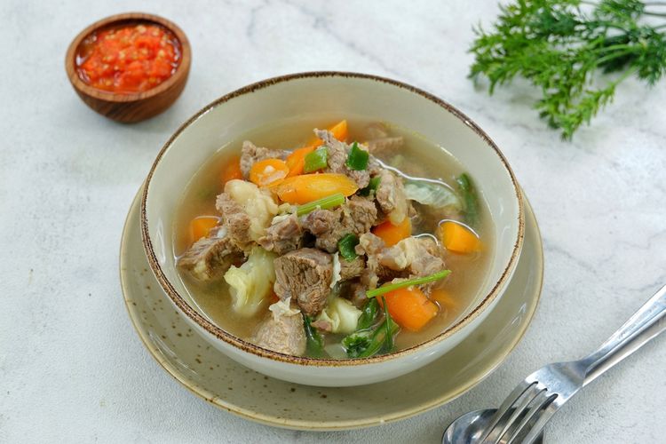 daging sapi, daging, 7 Ide Masakan Daging Sapi dengan Bumbu Praktis untuk Menu Sehari-hari, 1. Tumis Sapi Lada Hitam (Beef Black Pepper), 2. Semur Daging Sapi Cincang/Iris, 3. Sapi Goreng Mentega, 4. Teriyaki Daging Sapi ala Rumahan, 5. Oseng Daging Sapi Mercon Sederhana, 6. Sop Daging Sapi Bening dan Segar, 7. Dendeng Ragi Daging Sapi Praktis