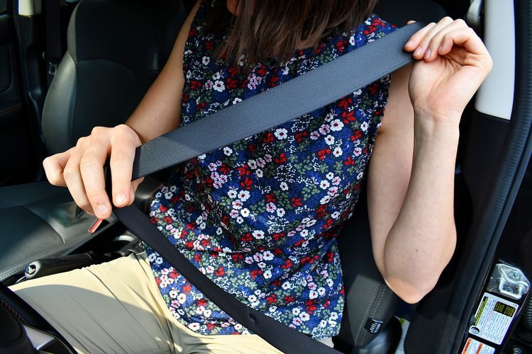 sabuk, sabuk pengaman, mobil, seat belt, Penumpang Belakang Mobil Wajib Pakai Seat Belt, Ini Penjelasan Ahli