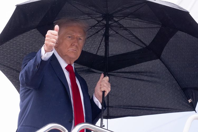 otomotif, Donald Trump, industri otomotif, kendaraan bermotor, Trump Perpanjang Keringanan Tarif untuk Industri Otomotif