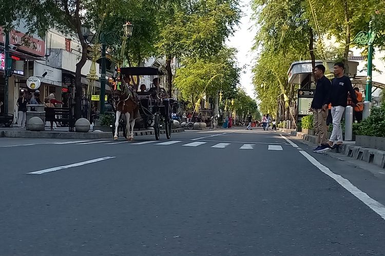 car free night malioboro, car free night malioboro jam berapa, car free night malioboro setiap hari apa, jadwal car free night malioboro, Waktu Car Free Night di Malioboro Diubah, Kini Lebih Awal, Parkir milik Pemkot Yogyakarta, Parkir milik Dishub DIY, Parkir milik swasta, Parkir di pinggir jalan