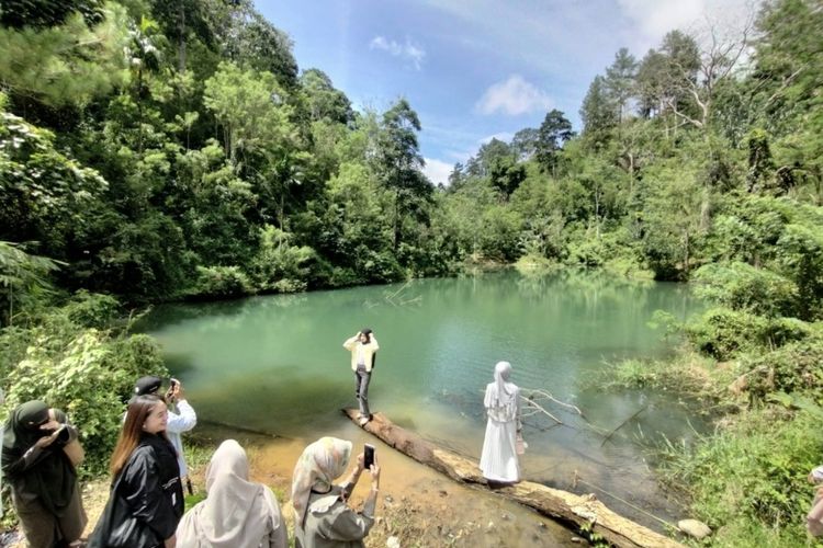 Danau, Kepahiang, Bengkulu, Wisata Baru di Bengkulu, Ada Danau Hijau di Tengah Hutan