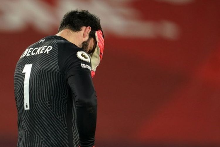Alisson Becker, liverpool, Liverpool vs Chelsea, Arne Slot, Liga Inggris, kiper liverpool, Liverpool Darurat Jelang Laga Berat, Alisson Becker Akan Absen Panjang