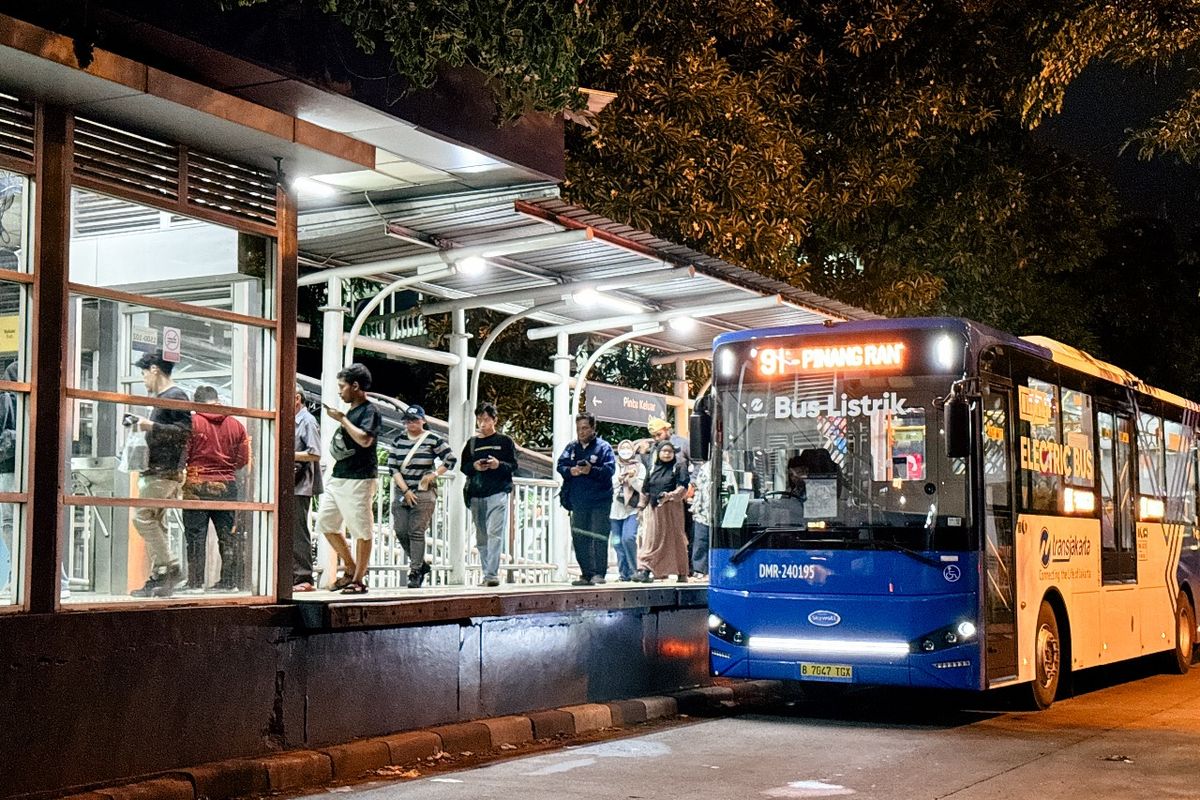 bus listrik, DAMRI, kendaraan listrik, Bus DAMRI, Damri, DAMRI Telah Operasikan Ratusan Unit Bus Listrik