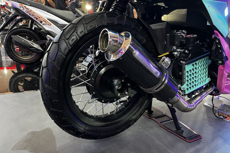 desain futuristik, Modifikasi Honda Vario 125 Street Cyber Street: Futuristik dan Agresif