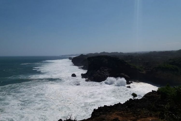 Pantai Krakal, Wisatawan Pantai Krakal Bawa Tikar Sendiri Diminta Bayar, Ini Penjelasan Dinas Pariwisata