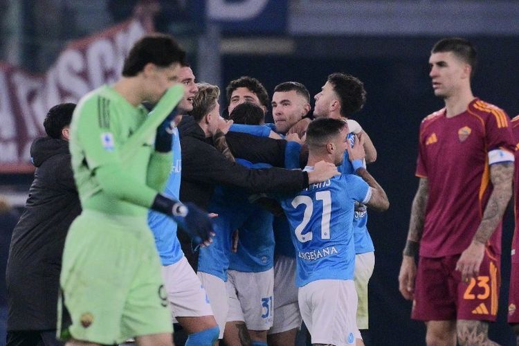 Napoli, AS Roma, pelatih Napoli, Antonio Conte, Liga Italia, Napoli Vs AS Roma 2-2: Conte Merasa Timnya Layak Menang, Sebut Duel Rasa Inggris