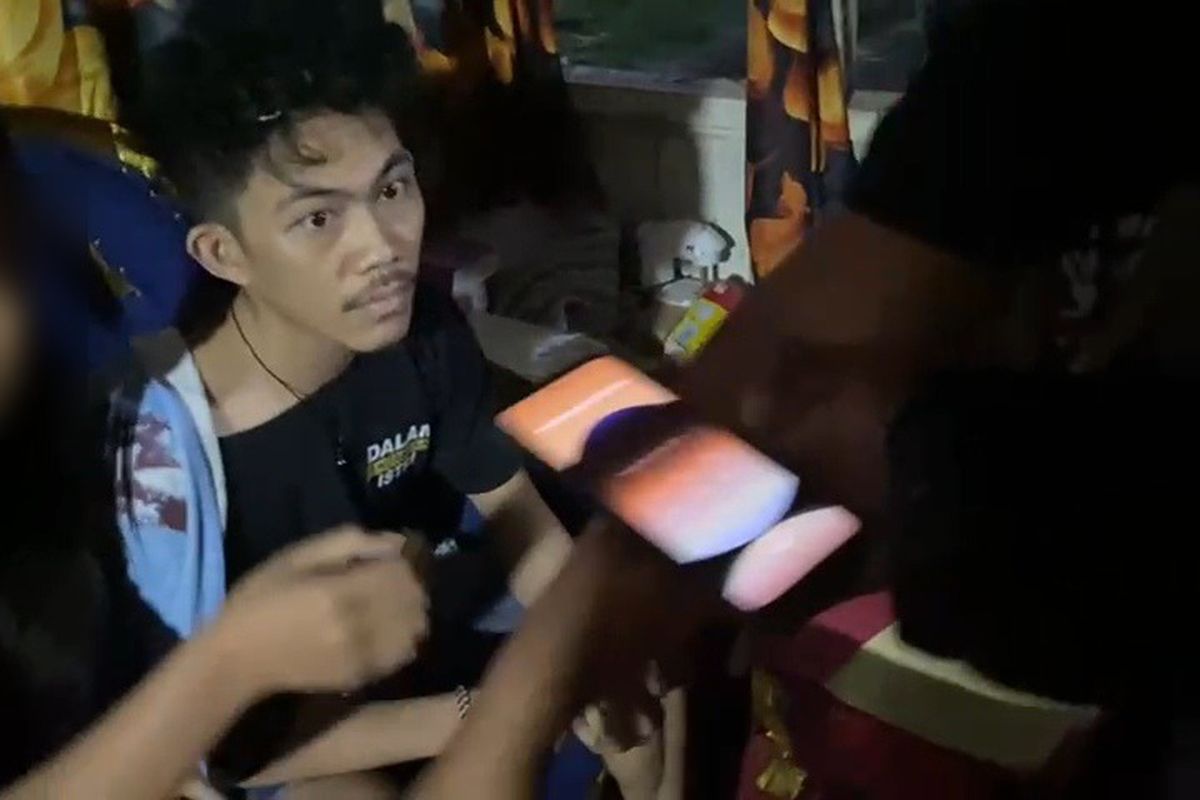 Dark Web, kebocoran data, Bjorka, bjorka ditangkap, hacker indodax, Bjorka ditangkap polisi, penangkapan Bjorka, wahyu Firmansyah taha, wahyu bjorka, 7 Fakta Wahyu Firmansyah alias Bjorka, Hacker Indonesia Lulusan Tata Boga, 1. Lulusan SMK Jurusan Tata Boga, 2. Hidup Sederhana dan Yatim Piatu, 3. Putus Sekolah dan Belajar Meretas Secara Otodidak, 4. Menjual Data dan Memeras Bank Swasta, 5. Ditangkap di Rumah Kekasih di Minahasa, 6. Polisi: Belum Bisa Dipastikan Bjorka Asli, 7. Dijerat Pasal ITE dan Perlindungan Data Pribadi
