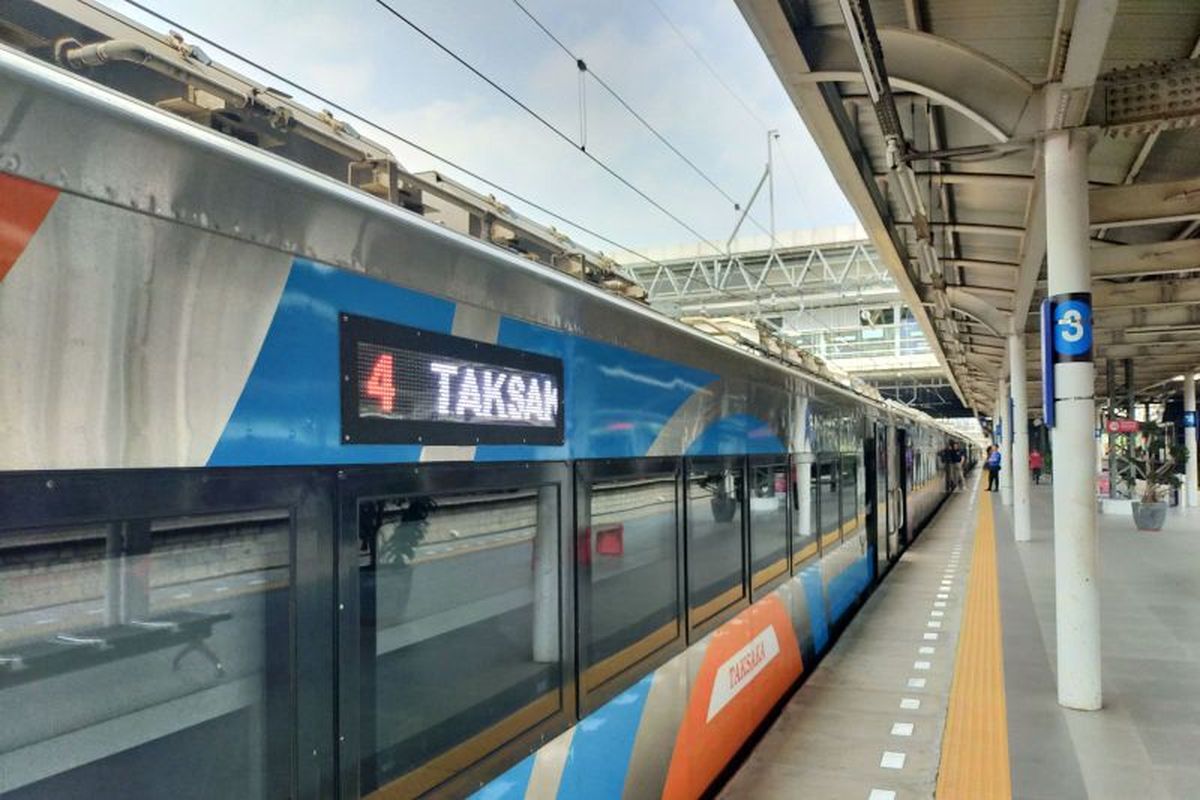 libur Nataru, harga tiket kereta, Stasiun Gambir, libur nataru, kereta jakarta yogyakarta, kereta yogyakarta jakarta, Daftar Harga Tiket Kereta Jakarta-Yogyakarta Desember 2025, Ada Argo Semeru hingga Taksaka, 1. KA Argo Semeru, 2. KA Argo Semeru Compartment, 3. KA Taksaka, 4. KA Taksaka Luxury, 5. KA Argo Dwipangga, 6. KA Argo Dwipangga Luxury, 7. KA Manahan, 8. KA Bima, 9. KA Bima Compartment, 10. KA Gajayana, 11. KA Gajayana Luxury, 12. KA Argo Lawu, 13. KA Argo Lawu Luxury