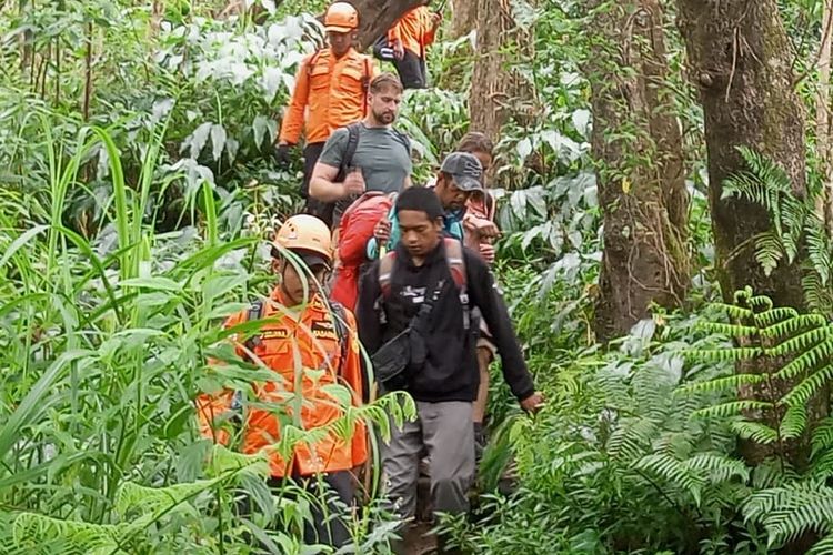 Tips naik gunung, tips naik gunung, tips mendaki gunung rinjani, tips naik gunung bagi pemula, tips mendaki  gunung, tips mendaki gunung rinjani bagi pemula, Apa yang Harus Dilakukan jika Mengalami Insiden Saat Naik Gunung?