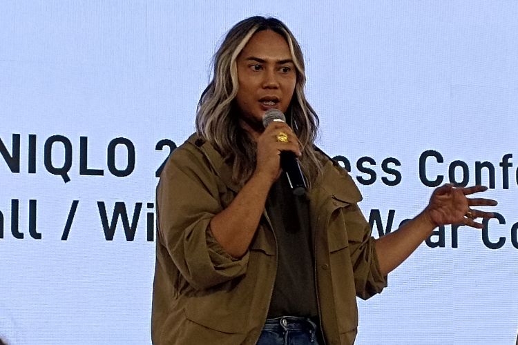Uniqlo, Mix and Match, fashion stylist, tips mix and match outfit, declutter adalah, decluttering baju, tips decluttering pakaian, tips to declutter wardrobe, cara decluttering baju, cara declutter baju, Cara Decluttering Baju agar Lemari Rapi dari Pakar Fashion