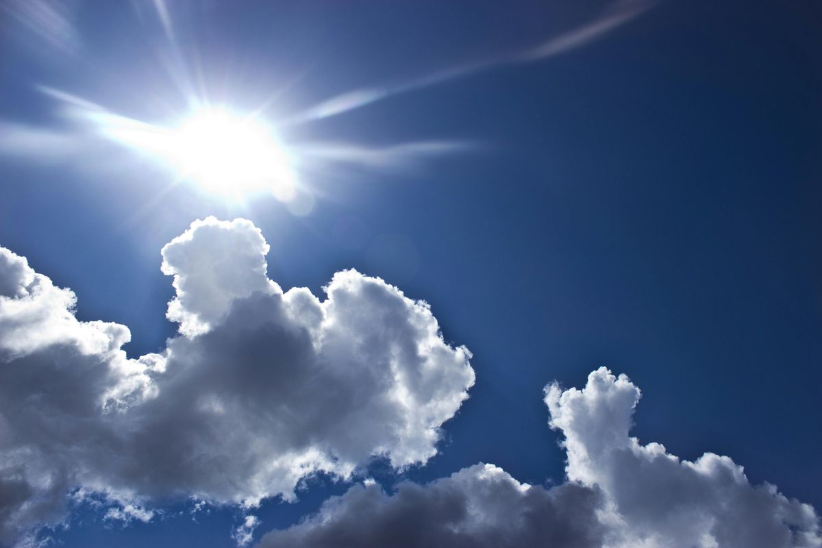 Surabaya, sidoarjo, derajat celcius, suhu, cuaca panas ekstrem, Cuaca Panas Ekstrem, Suhu Surabaya dan Sidoarjo Mencapai 36 Derajat Celsius, Musim Pancaroba Juga Picu Kenaikan Suhu, Cuaca Panas Ekstrem Diperkirakan Mereda Akhir Oktober, Imbauan untuk Lindungi Diri dari Sinar Matahari, Wilayah yang Terdampak Cuaca Panas Ekstrem