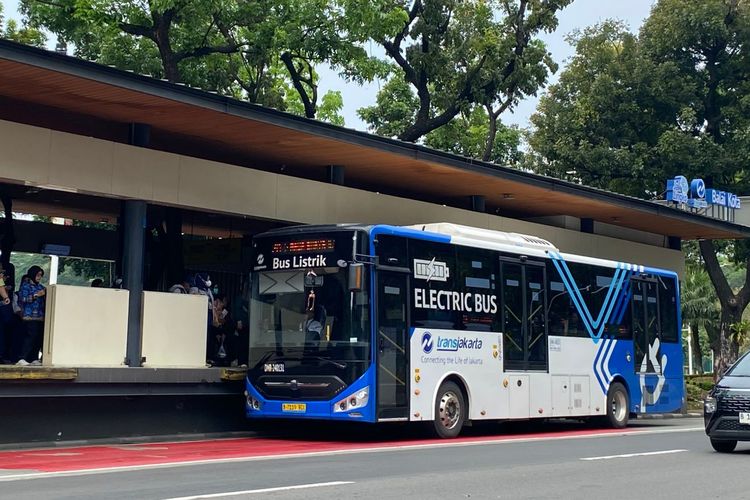 tarif bus Transjakarta, Curhat Pengguna, Wuling, Almaz Hybrid, Lelang Mobil Listrik, Sealion 06, VinFast VF3, Curhat Pengguna Almaz Hybrid, | BYD Sealion 06
