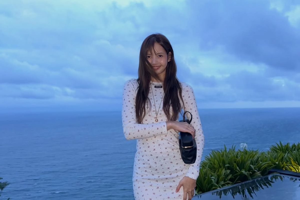 Lisa, liburan, BLACKPINK, Gaya Lisa BLACKPINK di Bali Jadi Sorotan, Simpel tapi Tetap Stylish