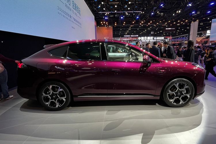Aistaland GT7, mobil listrik premium, Beijing Auto Show 2026, GAC Luncurkan Aistaland GT7 dan E8 PHEV di Beijing Auto Show 2026