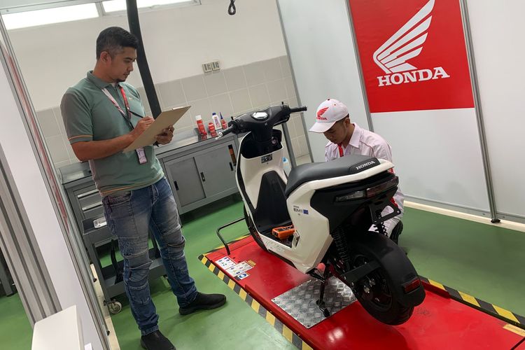 pasar roda dua, Astra Honda Motor, kondisi ekonomi global, penjualan sepeda motor, Kondisi ekonomi global, Tren Penurunan Penjualan Motor di Indonesia: Apa Penyebabnya?