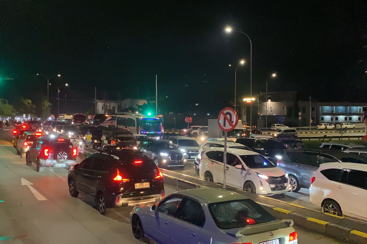 Sukabumi, Apa Penyebab Macet di Pintu Keluar Tol Bocimi?