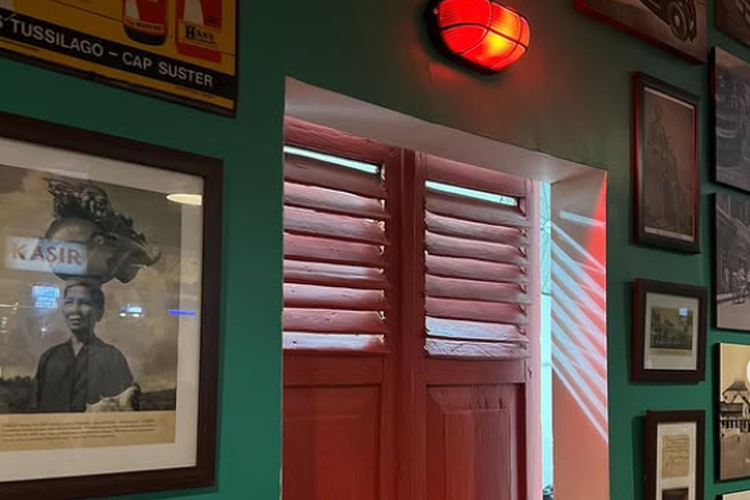 Bibi Kelinci Kopitiam Kemang, Bibi Kelinci di Kemang: Kopitiam 24 Jam dengan Menu Peranakan yang Viral