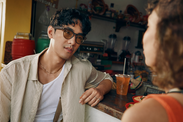 Bisa terjemahkan percakapan, Ada fitur AI , Perluas akses dukungan, Varian warna dan lensa Ray-Ban Meta