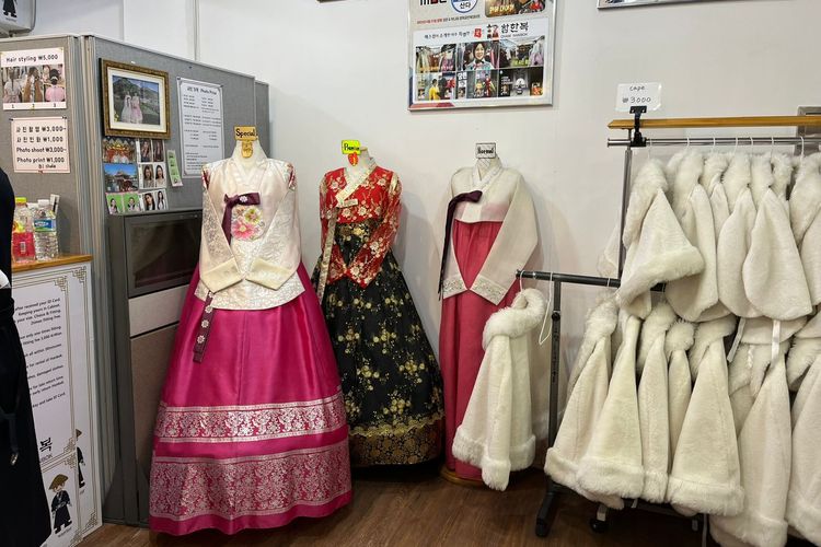 menyewa hanbok, tempat penyewaan hanbok di Korea, menyewa hanbok di Korea, Wisata Korea Selatan, cara menyewa hanbok, aturan sewa hanbok di korea, biaya sewa hanbok di korea, biaya pakai hanbok di korea, Cara Sewa Hanbok di Korea Selatan, Catat Biaya dan Aturannya