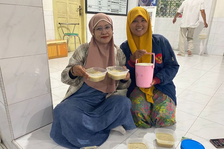 bubur samin, 1.200 Porsi Bubur Samin di Masjid Darussalam Solo Ludes dalam Satu Jam