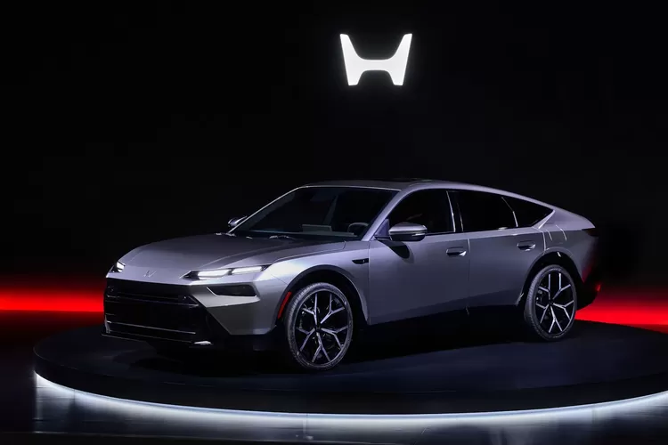 Honda, Honda Accord, mobil hybrid, Honda Ubah Arah Bisnis, Mobil Hybrid Jadi Senjata Utama