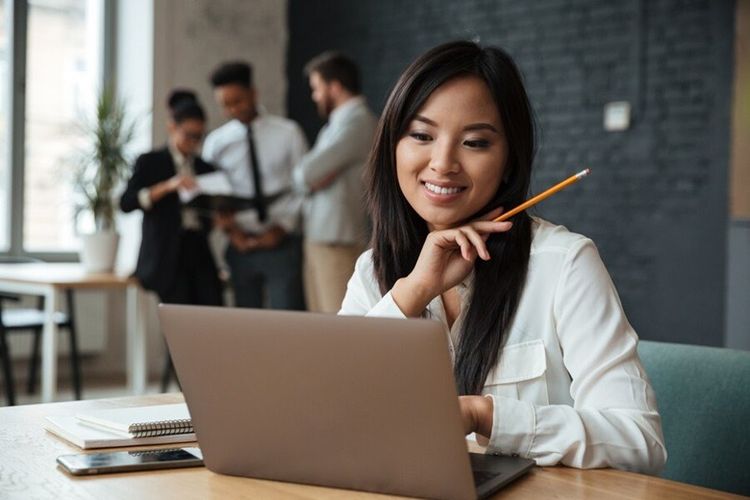jeda karier, career break, Cerita Ibu yang Kembali Bekerja Usai Jeda Karir, Ini yang Dipersiapkan, Komunikasi dengan keluarga sebagai support system , Mempersiapkan diri untuk menghadapi ritme kerja yang cepat, Kembali merasa layak sebagai pekerja profesional, Membentuk lingkungan yang aman untuk anak