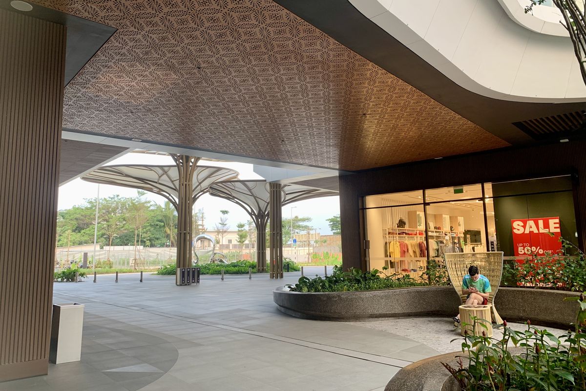 Jakarta Premium Outlets, Alam Sutera, alam sutera, mal di tangerang, 5 Spot Aesthetic buat Hunting Konten di Jakarta Premium Outlets, 1. Area lobi, 2. Pinggir kolam, 3. Jembatan dan balai kayu, 4. Rooftop, 5. Air terjun dinding