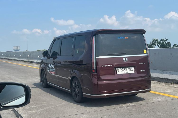 konsumsi BBM, Honda StepWGN e:HEV: Uji Irit MPV Hybrid di Tol Trans Jawa