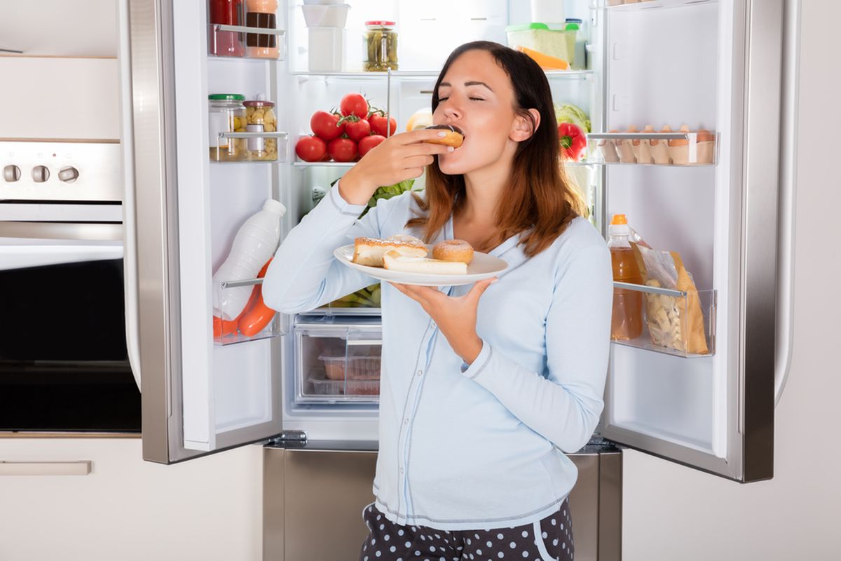 diet, mitos diet, tips diet, 8 Tips Diet Ini Ternyata Cuma Mitos, Awas Bikin Gagal Langsing, 1. Mitos: Melewatkan makan bisa menghemat kalori, 2. Mitos: Hanya boleh makan jenis makanan tertentu, 3. Mitos: Tidak boleh makan camilan atau makanan vavorit, 4. Mitos: Tidak boleh makan setelah jam 8 malam, 5. Mitos: Ada makanan pembakar lemak, 6. Mitos: Karbohidrat bikin gemuk, 7. Mitos: Tidak boleh ngemil, 8. Mitos: Produk rendah lemak selalu lebih baik