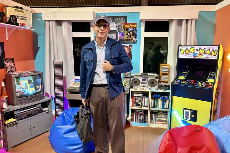Adikara Fardy, gaya vintage, Casio Vintage, Intip Gaya Vintage Adikara Fardy Saat Hadiri Casio Vintage di Bangkok