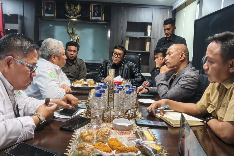 BBKSDA Jawa Barat, Bandung Zoo, Jika Tak Ada Kejelasan, BBKSDA Akan Relokasi Satwa Bandung Zoo ke Lembaga Konservasi, Apa alasan di balik rencana relokasi satwa?, Berapa jumlah satwa yang terdampak?, Kapan keputusan akhir akan ditentukan?, Bagaimana kondisi pakan dan kesehatan satwa?