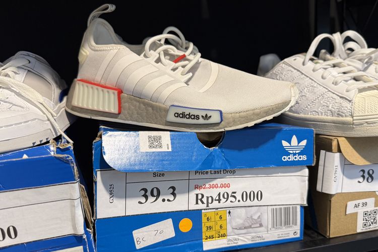 USS Yard Sale 2026, Puma Speedcat Ballet, Nike Air Jordan, Nike Air Force 1, 5 Rekomendasi Sneakers di Bawah Rp 1 Juta yang Bisa Jadi Pilihan di USS Yard Sale 2026, 1. Puma Speedcat Ballet, 2. Nike Air Jordan, 3. Nike Air Force 1 Low, 4. Adidas NMD, 5. New Balance 550