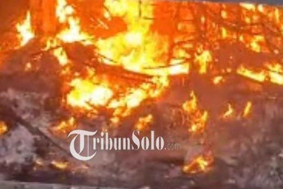 letupan gas, penyebab kebakaran, Pasar Wonogiri, korsleting listrik, kebakaran pasar wonogiri, Kebakaran Pasar Wonogiri Diduga karena Korsleting, Pedagang: Suasananya Seperti Kiamat