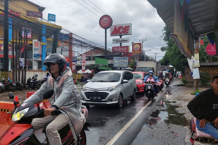 kemacetan, Lalu Lintas, Depok, sawangan, kemacetan di Sawangan, kemacetan di sawangan depok, parung bingung, Macet Berkepanjangan di Sawangan, Solusi Tak Kunjung Hadir