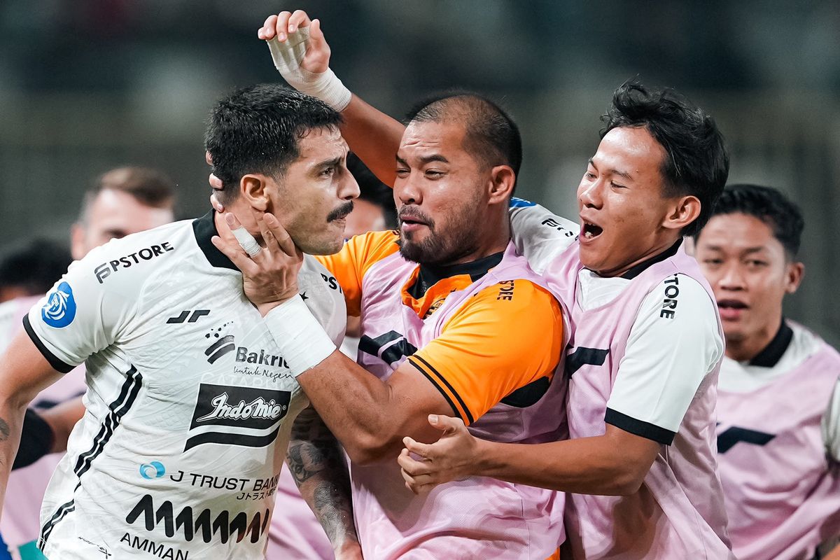 Persija, Liga 1 2024-2025, PSS vs Persija, PSS Sleman, persija, Hasil Liga 1, hasil pss vs persija, Live PSS Vs Persija: Laga Sementara Terhenti karena Penyalaan Flare