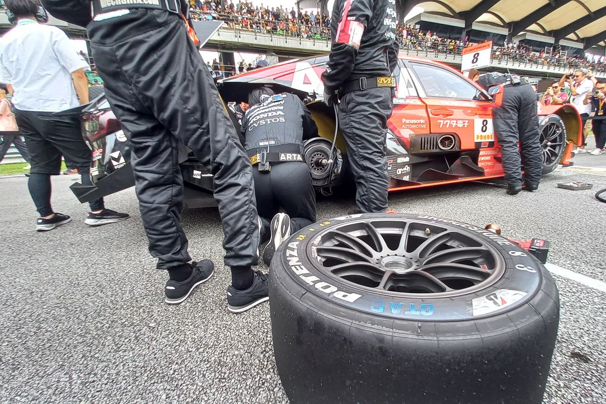 Ban balap, Bridgestone, Potenza Racing, Sirkuit Sepang, ban balap, Ban mobil, mobil balap, ban harian, Super GT Malaysia, Bagaimana Nasib Ban Balap Bridgestone Setelah Selesai Digunakan?
