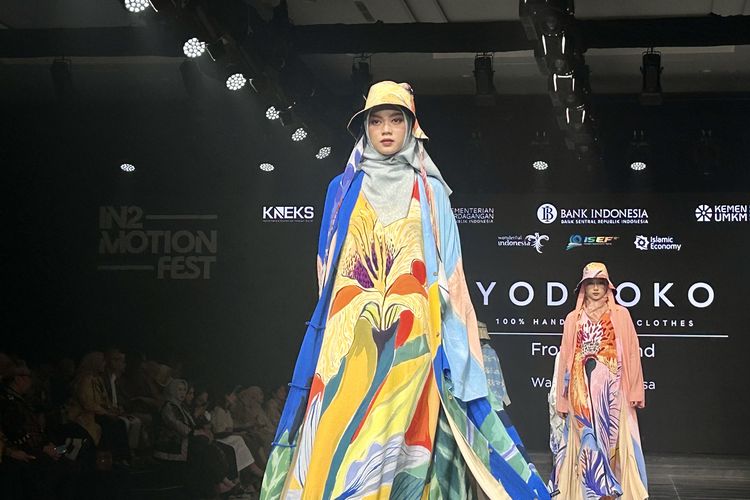 Bank Indonesia, modest fashion, desainer Indonesia, fashion indonesia, in2motionfest 2025, in2motionfest, IN2MOTIONFEST 2025 Pamerkan Karya Ratusan Desainer Lokal dan Internasional, IN2MOTIONFEST 2025 kembali digelar, Tarian dan peragaan busana warnai opening ceremony, Kolaborasi desainer internasional dan lokal, Modest fashion Indonesia menuju kancah dunia