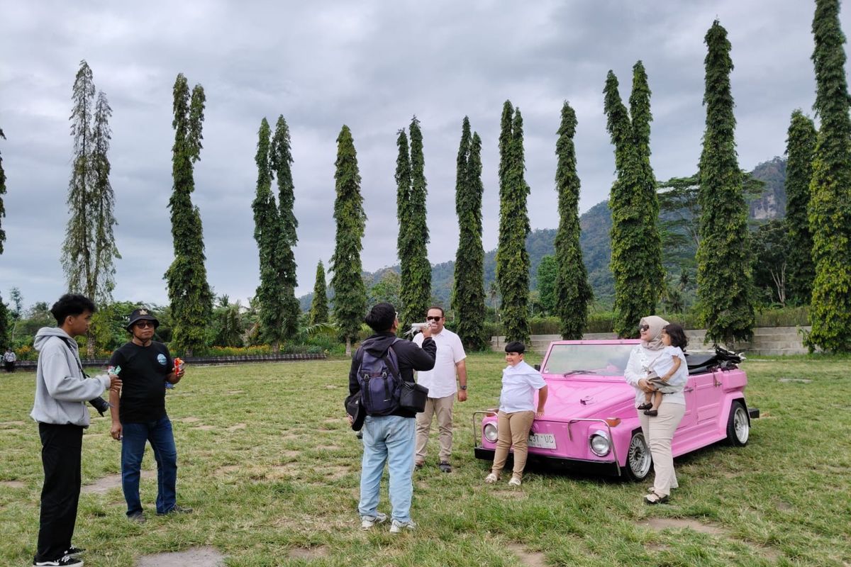 Candi Borobudur, QRIS, Jelajah Borobudur Naik VW Safari Klasik, Bayarnya Tinggal Scan QRIS