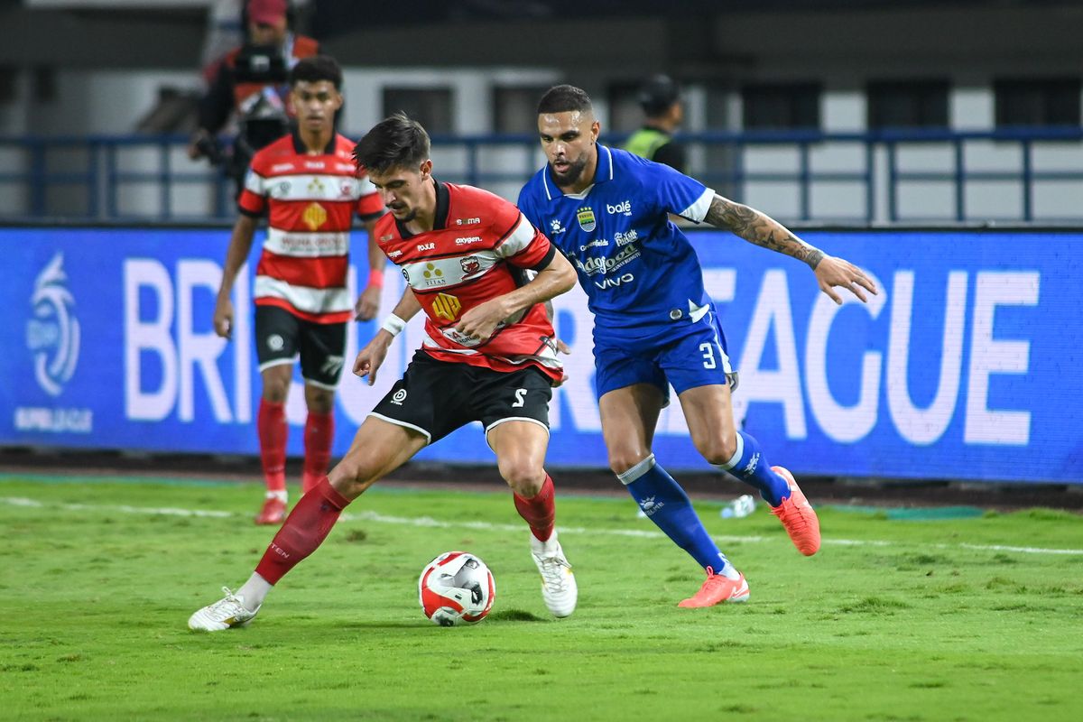 Persib, Bojan Hodak, Super League 2025-2026, ACL 2, Madura United, Dampak Kehadiran Layvin Kurzawa Bagi Ruang Ganti Persib