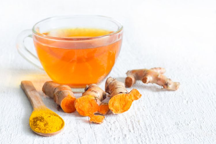 Libur Lebaran Usai, Saatnya Detoks Tubuh dengan 7 Makanan Ini, 1. Sayuran hijau, 2. Buah jeruk-jerukan, 3. Bawang, 4. Teh hijau dan matcha, 5. Buah beri dan delima, 6. Biji-bijian sehat, 7. Kunyit, rempah alami untuk detoks