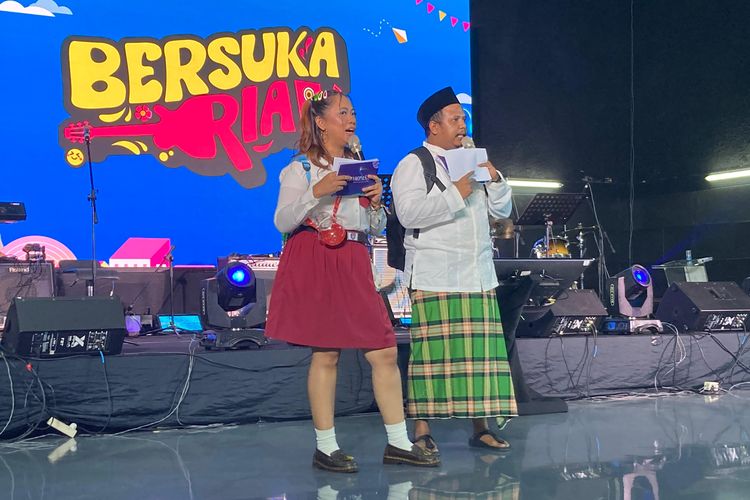 seragam sekolah, Hogwarts, kostum unik, ulang tahun kompas, ulang tahun kompas com, hut kompas com, 9 Outfit Unik Karyawan Kompas.com di HUT Ke-30, Seragam SD hingga Hogwarts