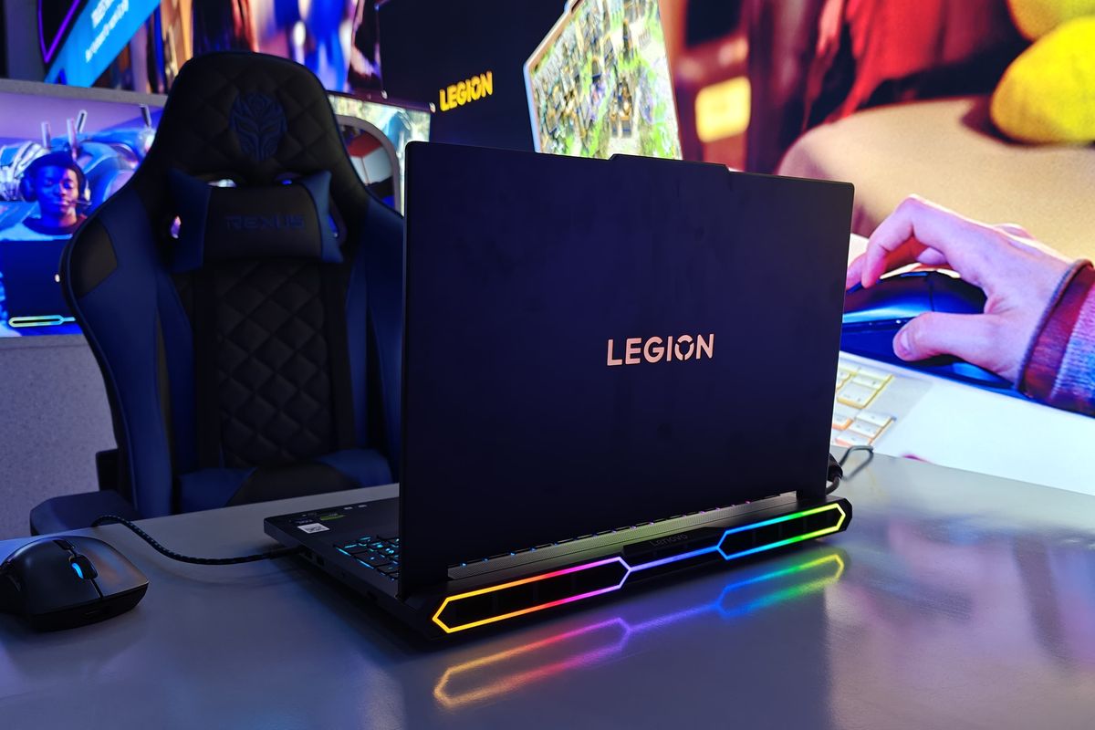 Lenovo, laptop gaming, Lenovo Legion 5i, Lenovo Legion 7i, Lenovo Legion Pro 7i 2025, Lenovo Legion Pro 5i 2025, 4 Fitur Unggulan Laptop Gaming Legion Pro 7i, Legion Pro 5i, Legion 7i dan Legion 5i, 1. Pakai Intel Core Ultra 200HX series, 2. Sistem pendingin ColdFront, 3. Layar OLED semua, 4. Keyboard Legion TrueStrike