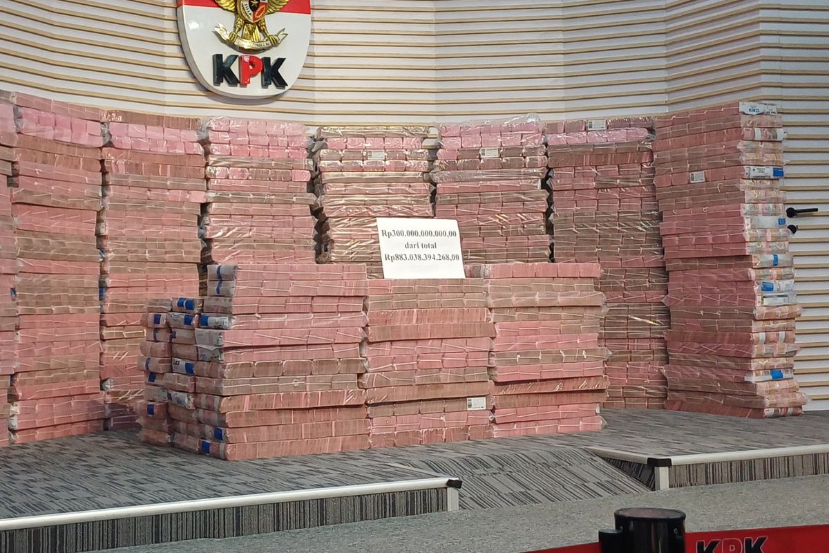 Taspen, korupsi taspen, kpk pamer, kpk pamerkan, Fakta di Balik Tumpukan Uang Rp 300 Miliar yang Dipamerkan KPK