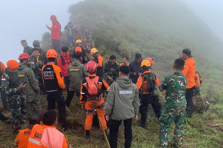 Sosok Florencia, Pramugari Korban Pesawat Jatuh di Pangkep yang Berencana Segera Menikah, Sosok Senior dan Trainer Awak Kabin, Rencana Pernikahan yang Kandas, Penemuan Jenazah dan Identifikasi DNA, Kronologi dan Kondisi Pesawat